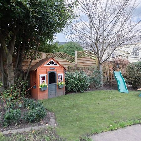Beautiful 4 Bedroom Home Cheltenham Exteriör bild