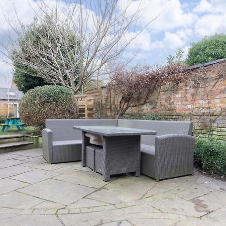 Beautiful 4 Bedroom Home Cheltenham Exteriör bild