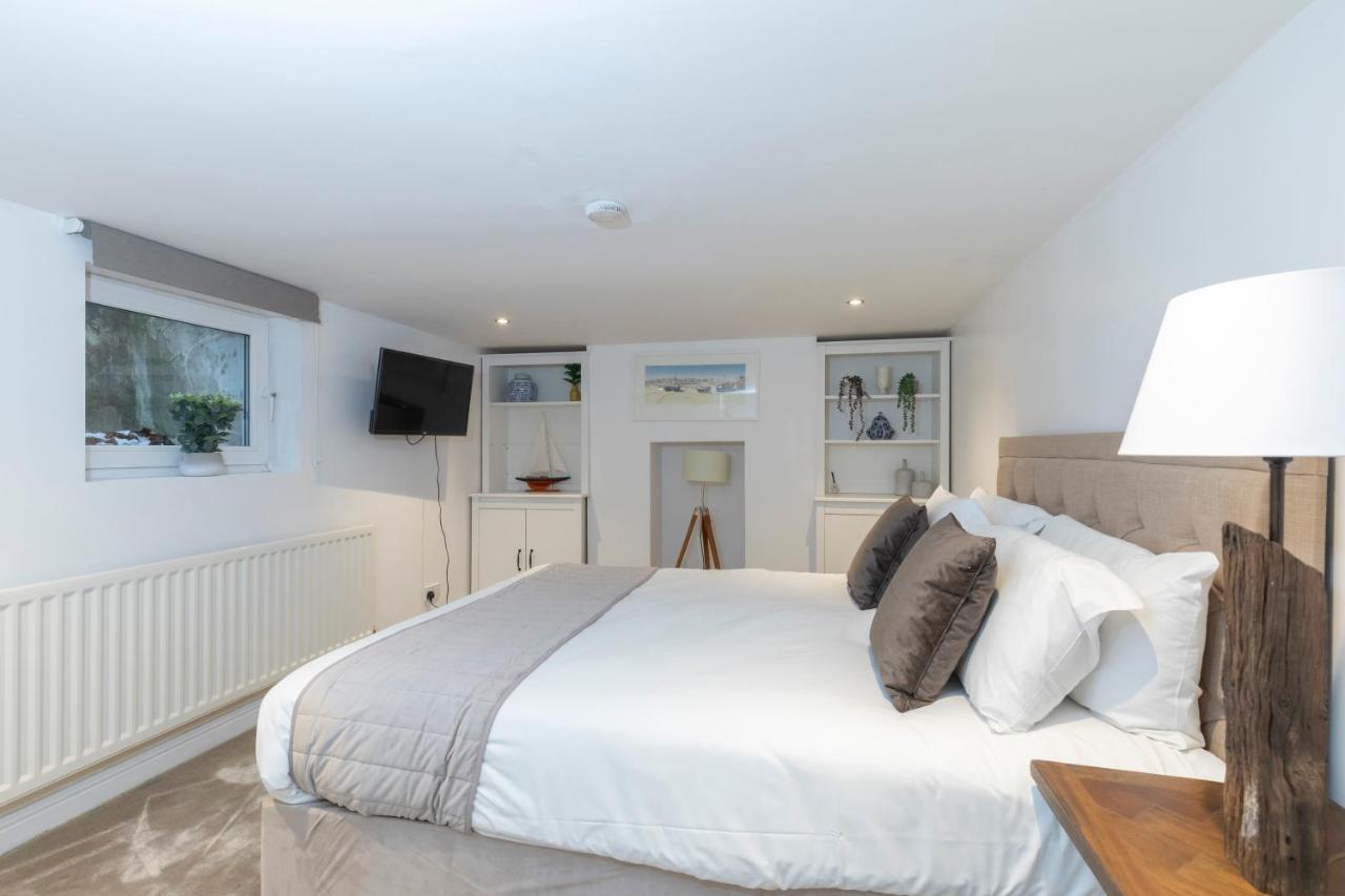Beautiful 4 Bedroom Home Cheltenham Exteriör bild