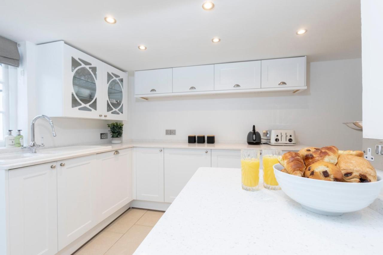 Beautiful 4 Bedroom Home Cheltenham Exteriör bild
