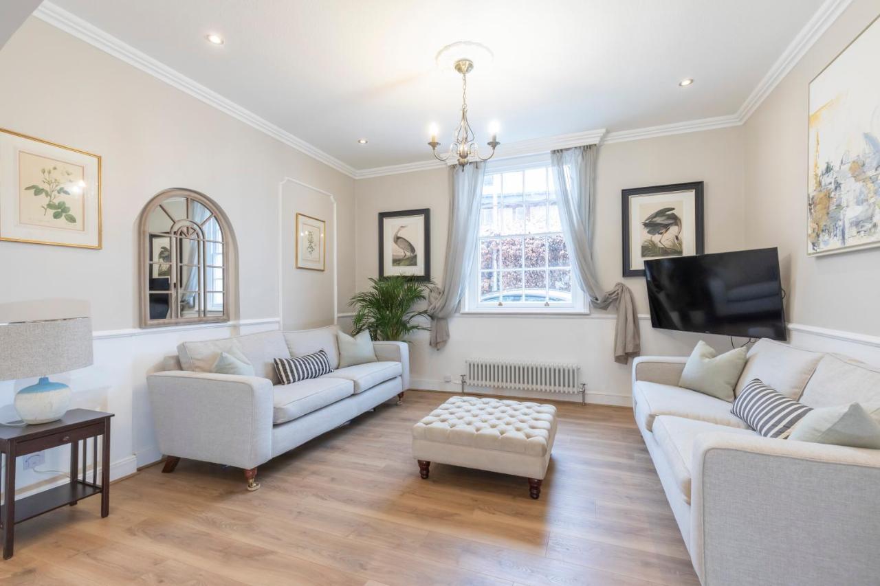 Beautiful 4 Bedroom Home Cheltenham Exteriör bild