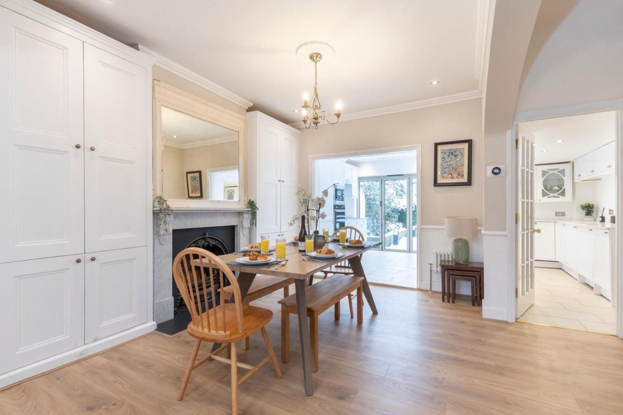 Beautiful 4 Bedroom Home Cheltenham Exteriör bild