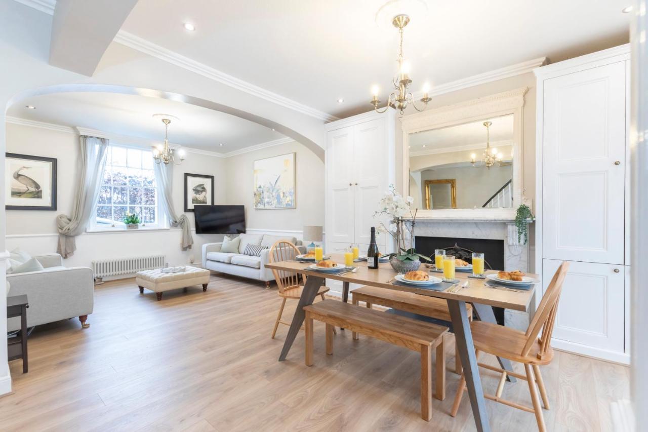 Beautiful 4 Bedroom Home Cheltenham Exteriör bild