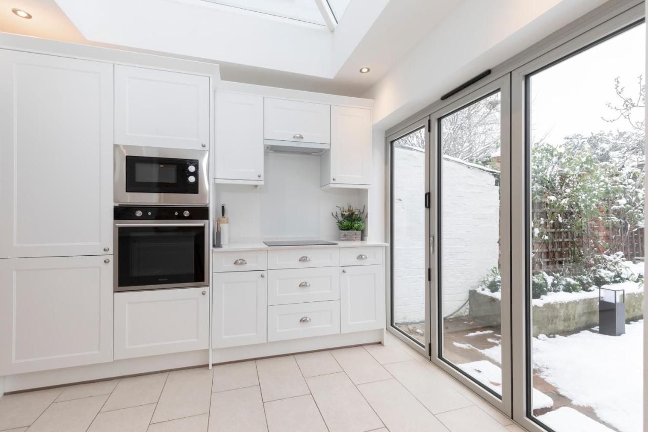 Beautiful 4 Bedroom Home Cheltenham Exteriör bild