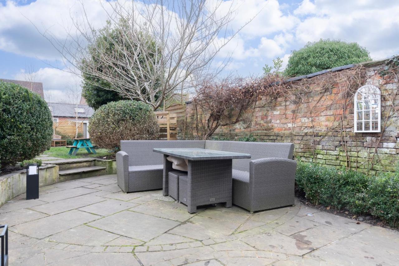 Beautiful 4 Bedroom Home Cheltenham Exteriör bild