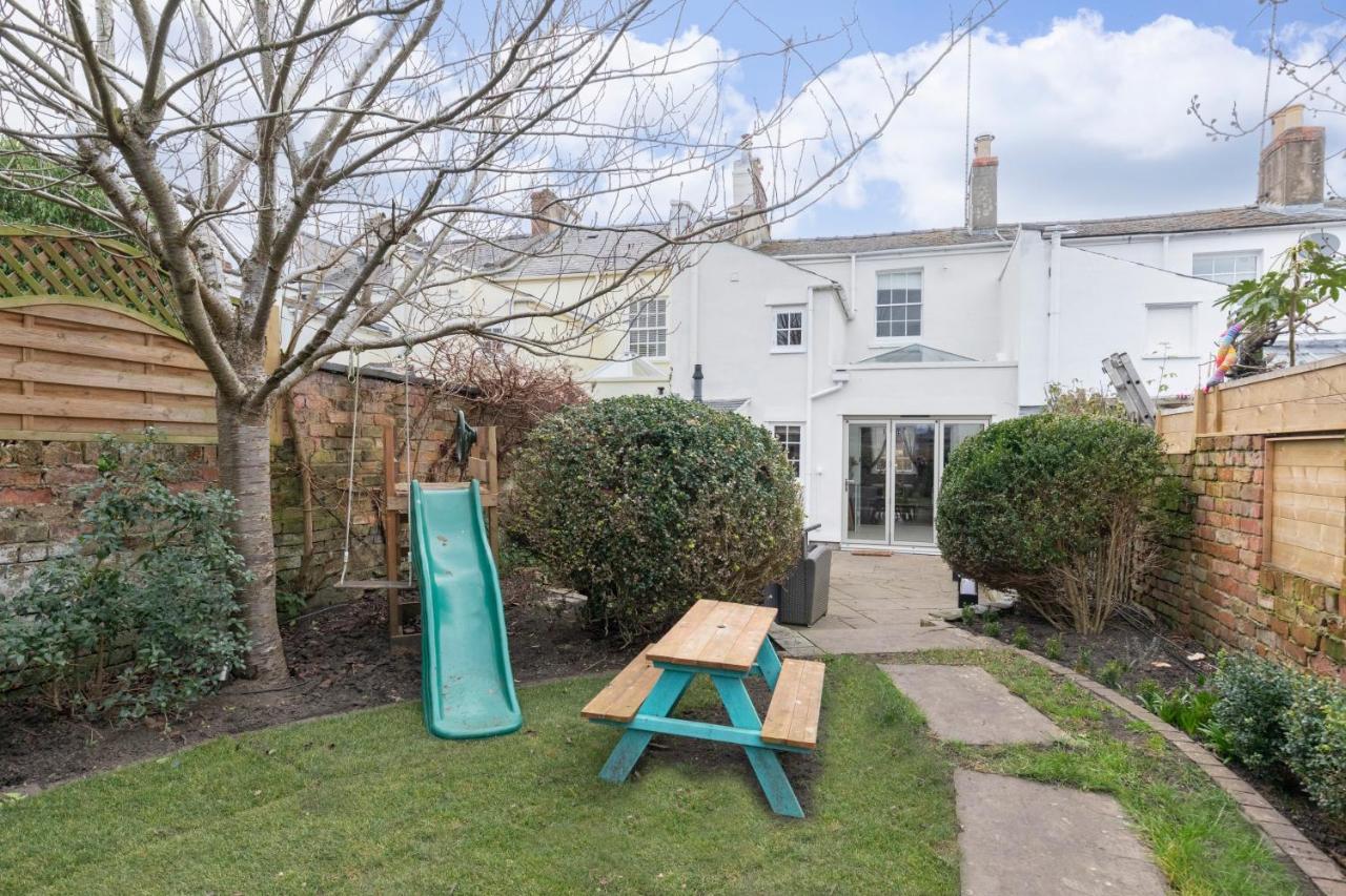 Beautiful 4 Bedroom Home Cheltenham Exteriör bild