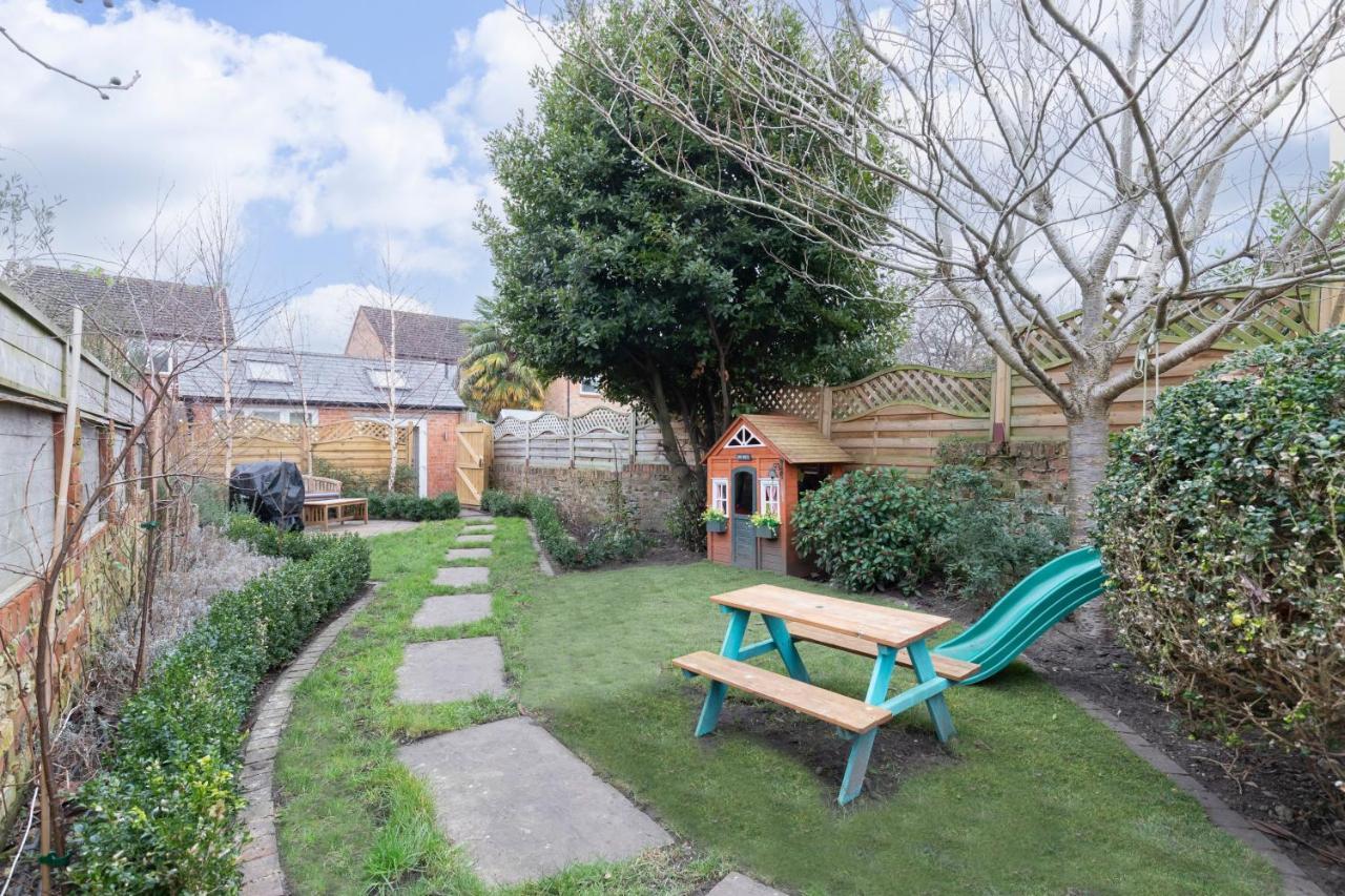 Beautiful 4 Bedroom Home Cheltenham Exteriör bild